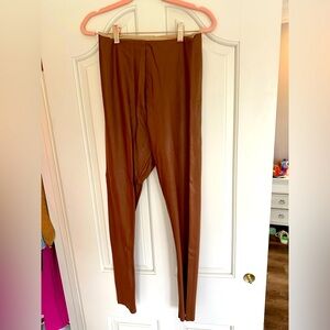 Commando Camel Faux Leather Leggings L EUC